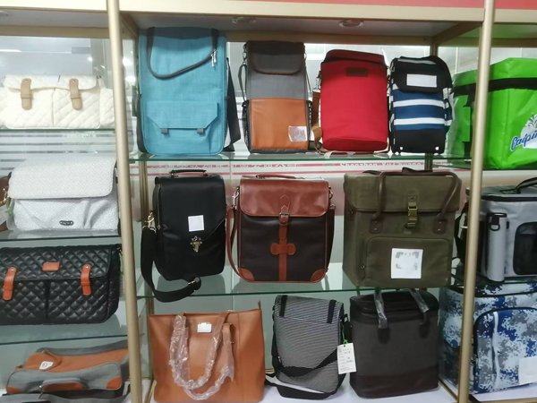 cooler bag showroom 1