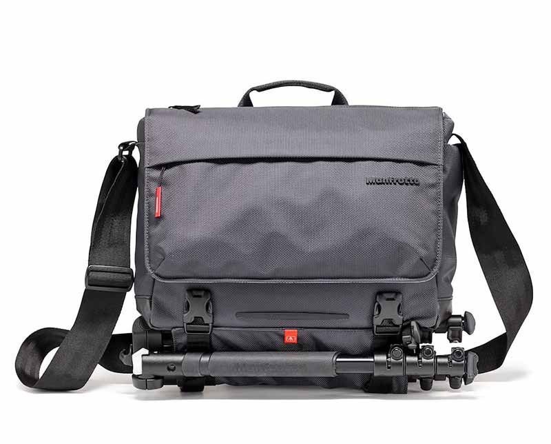 2. manfrotto manhattan speedy‑10 camera messenger bag