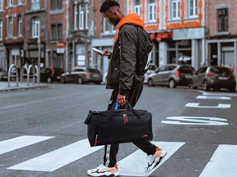 what is a duffle bag