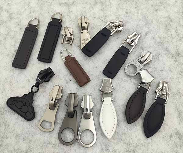 6. custom zipper pullers