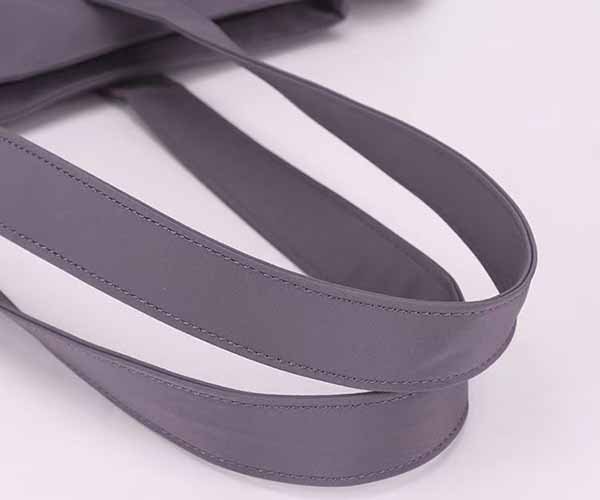 7. wide straps